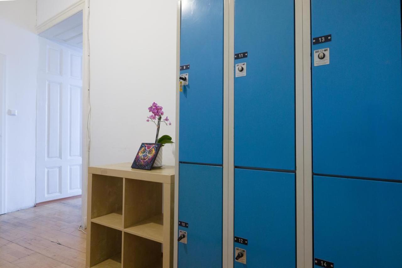 Center Hostal *